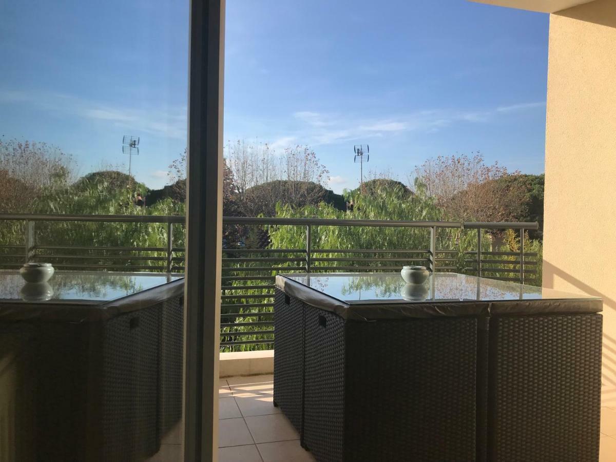 Apartmán Appart' Au Port Fréjus Exteriér fotografie